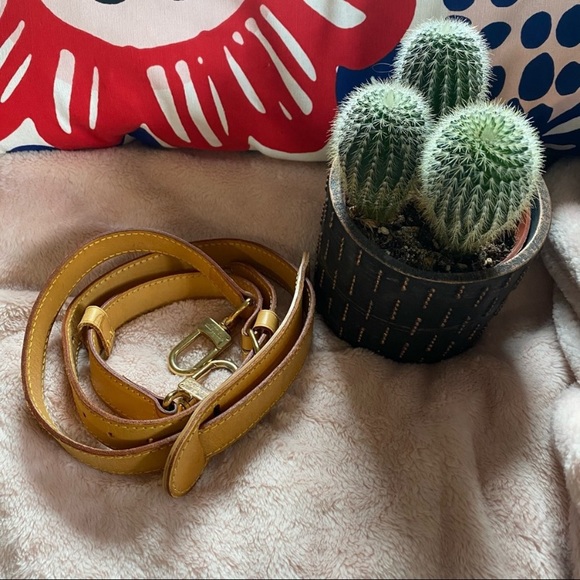 LV Keepall Strap - Picture 2 of 6